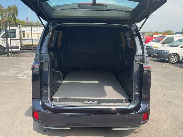 Volkswagen Id. Buzz Cargo Pro 77kwh Commerce Plus Panel Van 5dr Electric Auto (204 Ps)