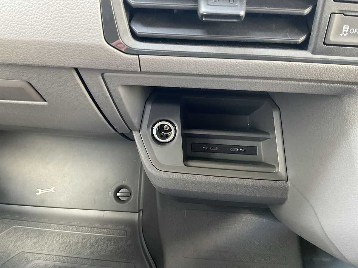 Volkswagen Crafter Panel Van 2.0 Tdi Cr35 Commerce Plus Panel Van 5dr Diesel Manual Fwd Lwb High Roof Euro 6