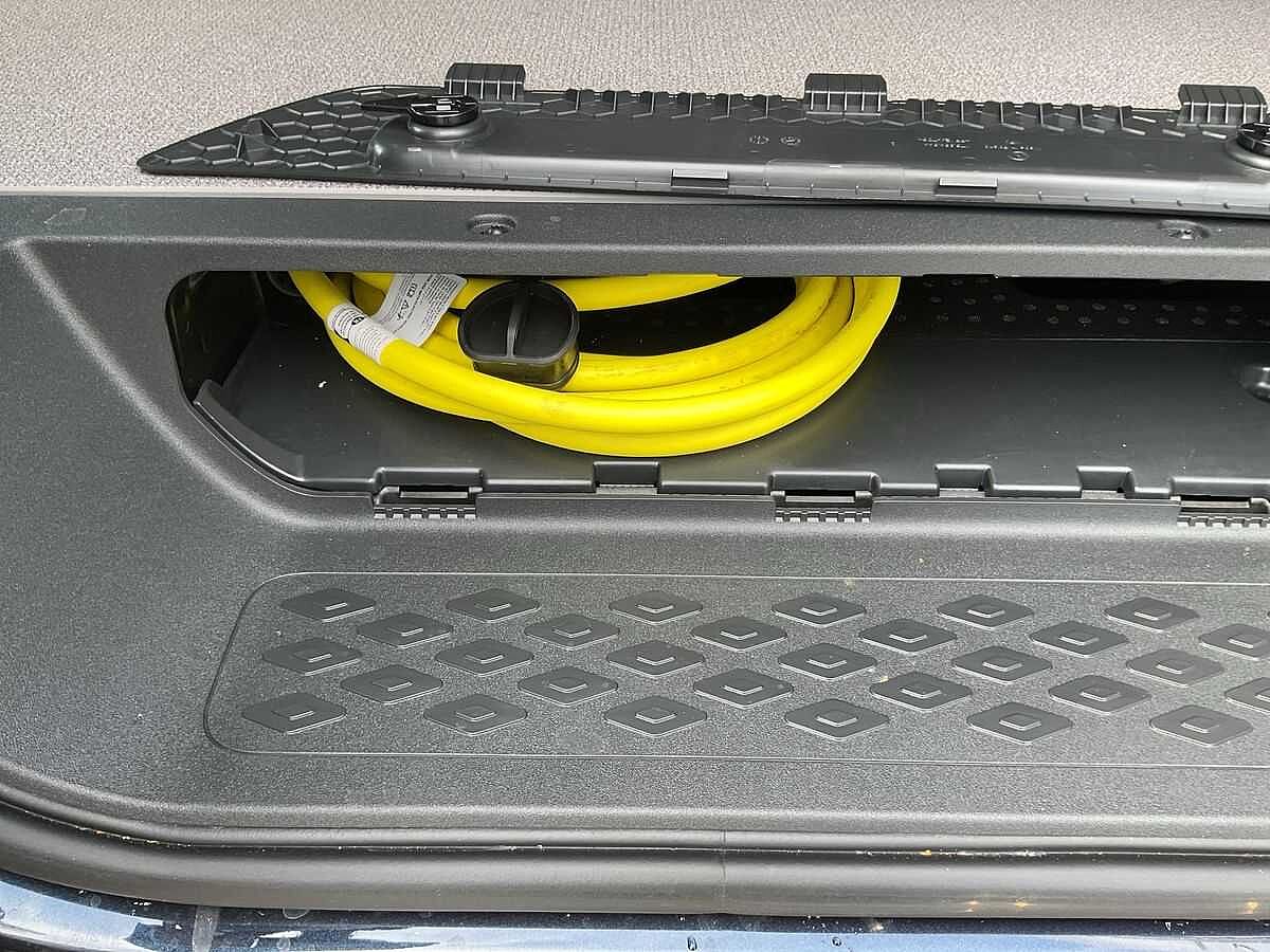 Volkswagen Id. Buzz Cargo Pro 77kwh Commerce Plus Panel Van 5dr Electric Auto (204 Ps)