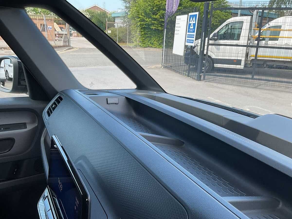 Volkswagen Id. Buzz Cargo Pro 77kwh Commerce Plus Panel Van 5dr Electric Auto (204 Ps)