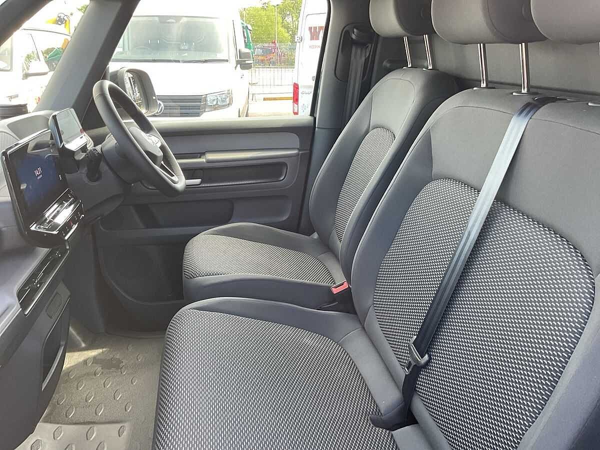 Volkswagen Id. Buzz Cargo Pro 77kwh Commerce Plus Panel Van 5dr Electric Auto (204 Ps)